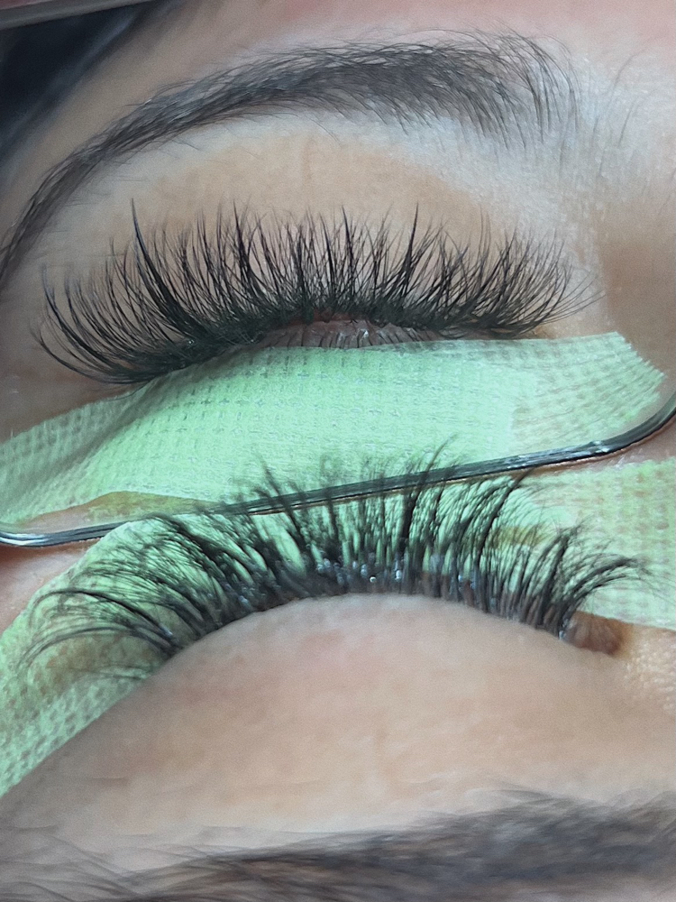 𝐵𝑜𝓊𝒿𝑒𝑒 𝑀𝒶𝒾𝓃𝓉𝑒𝓃𝒶𝓃𝒸𝑒 at The Lash Broad in Beaumont, TX