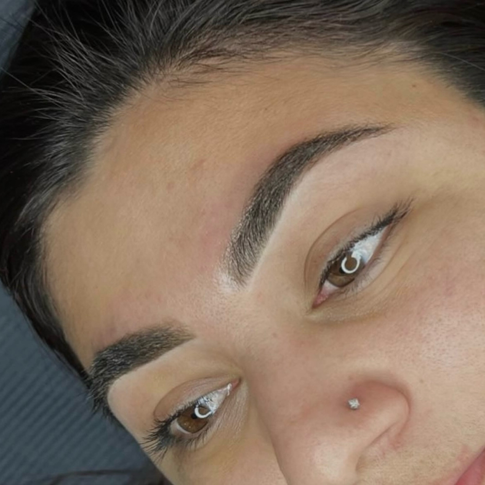 BROW SCULPT + TINT