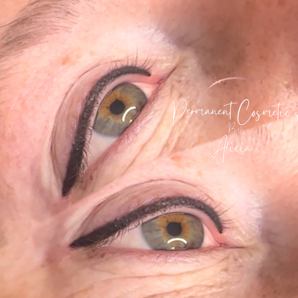 Eyeliner Top at Permanent Cosmetics By Alicia Polk in Bentonville, AR