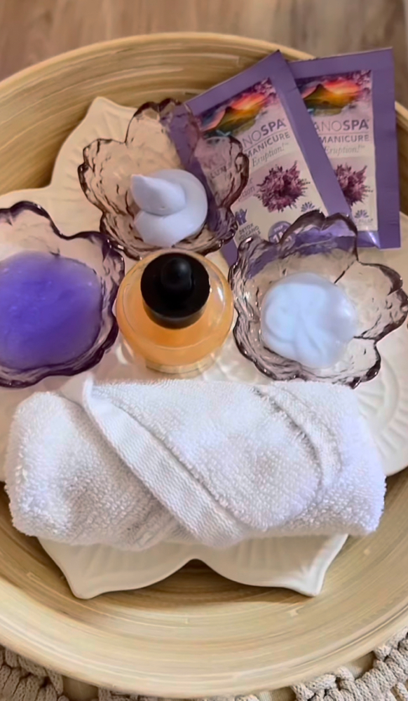 Queen/Reyna Manicure