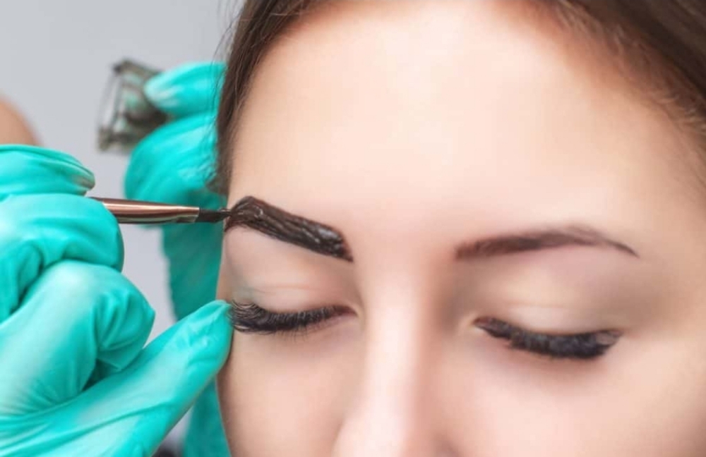 Eyebrow Tinting