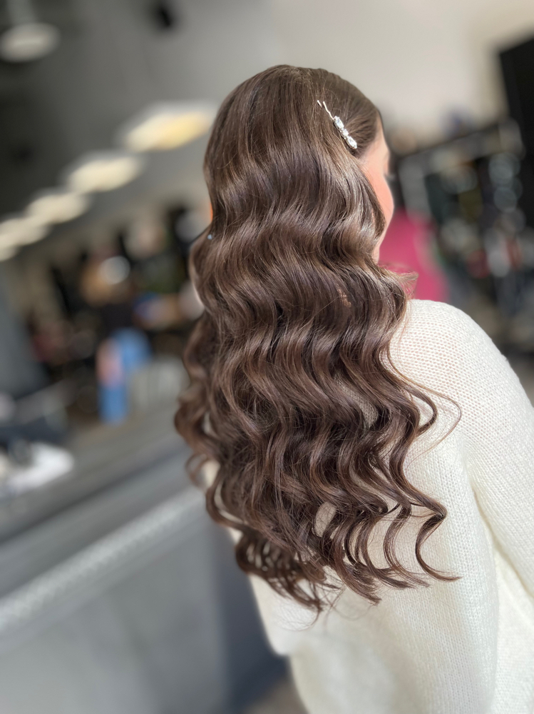 Hollywood Waves