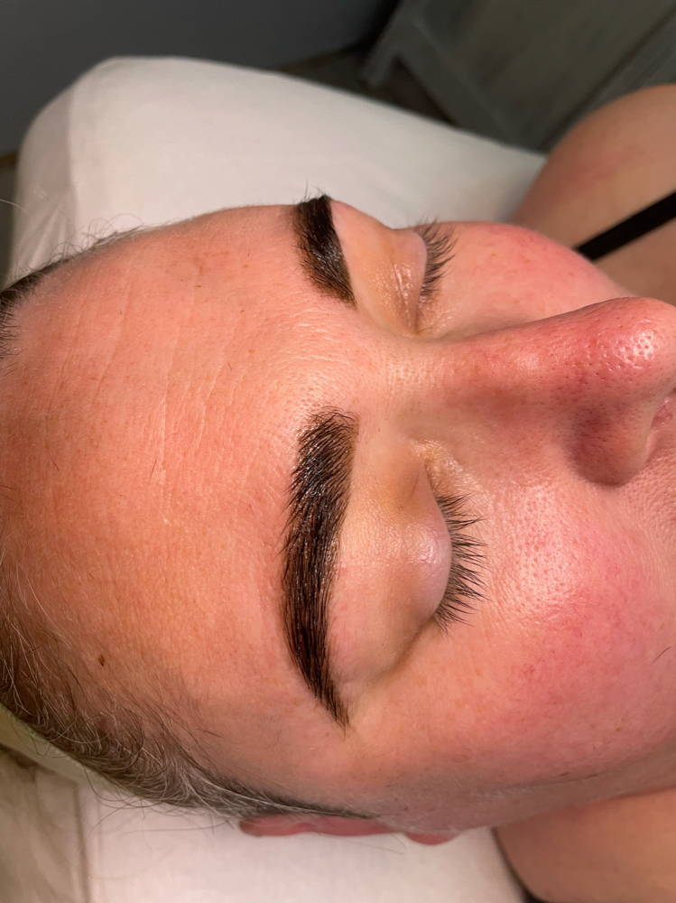 Brow Wax + Trim + Tweeze