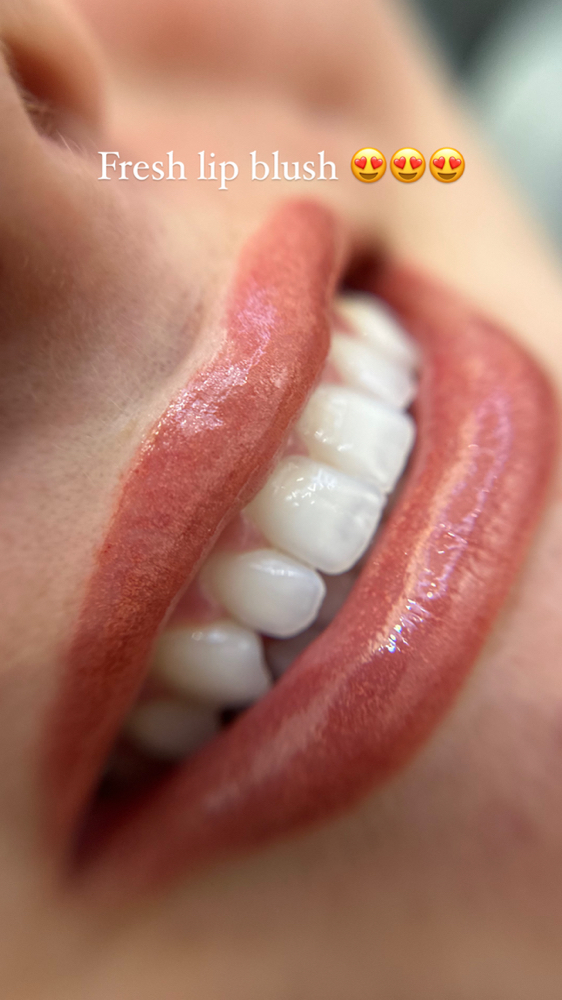 Lip Blushing