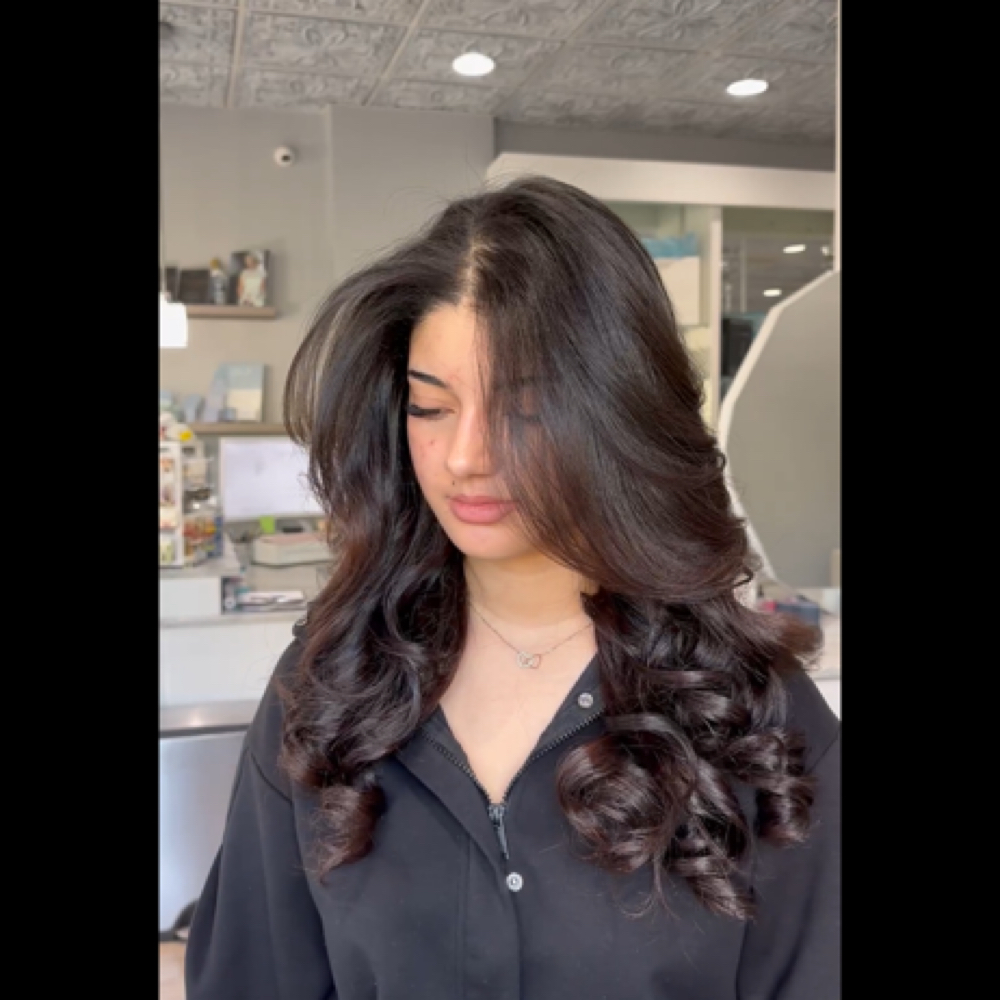 Blowout The Works at V’s Glam Blowouts in Metairie, LA
