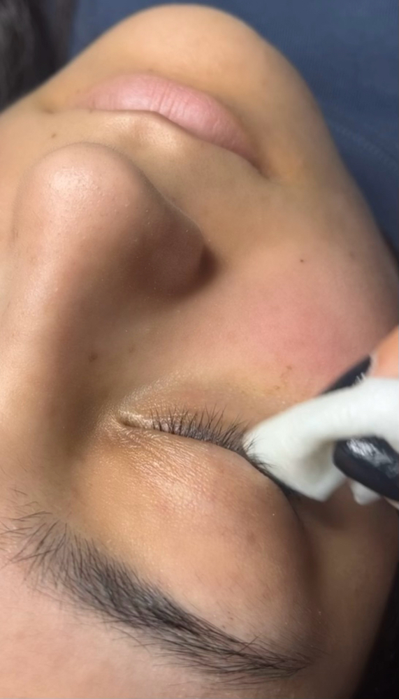 Lash Extension Removal