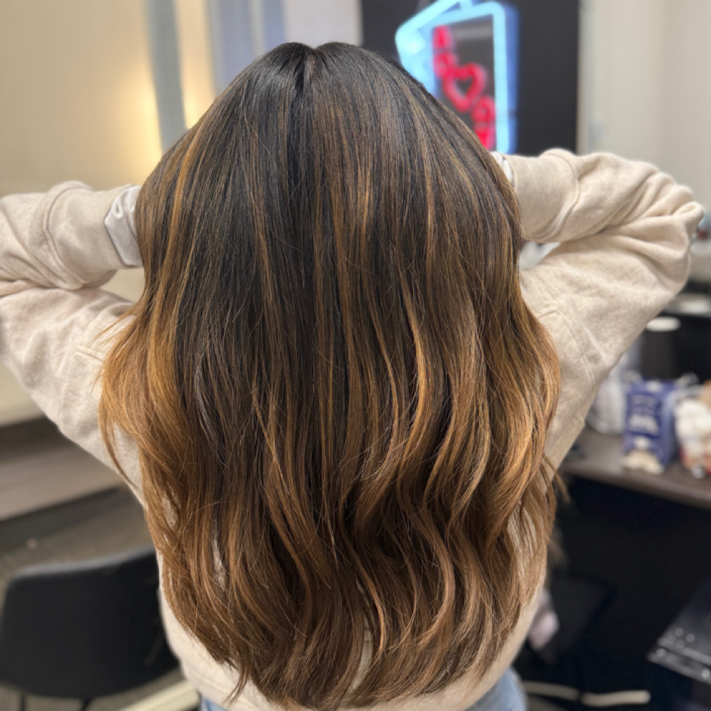 1-on-1 Blowdry Lesson at Blonde District LLC in Nanuet, NY