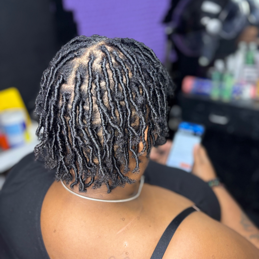 Traditonal Starter Locs Medium at DiamondDLocs in Fort Myers, FL