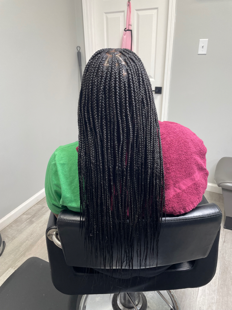 Medium Knotless Braids