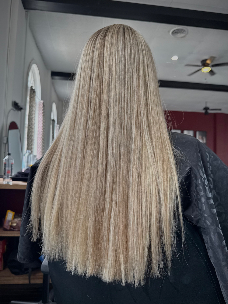 PARTIAL HIGHLIGHT ππ₯οΈ at HAIR BY SYDNEY in Bellbrook, OH