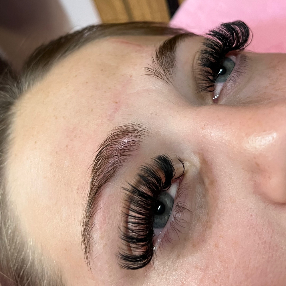 Volume Lash Extensions