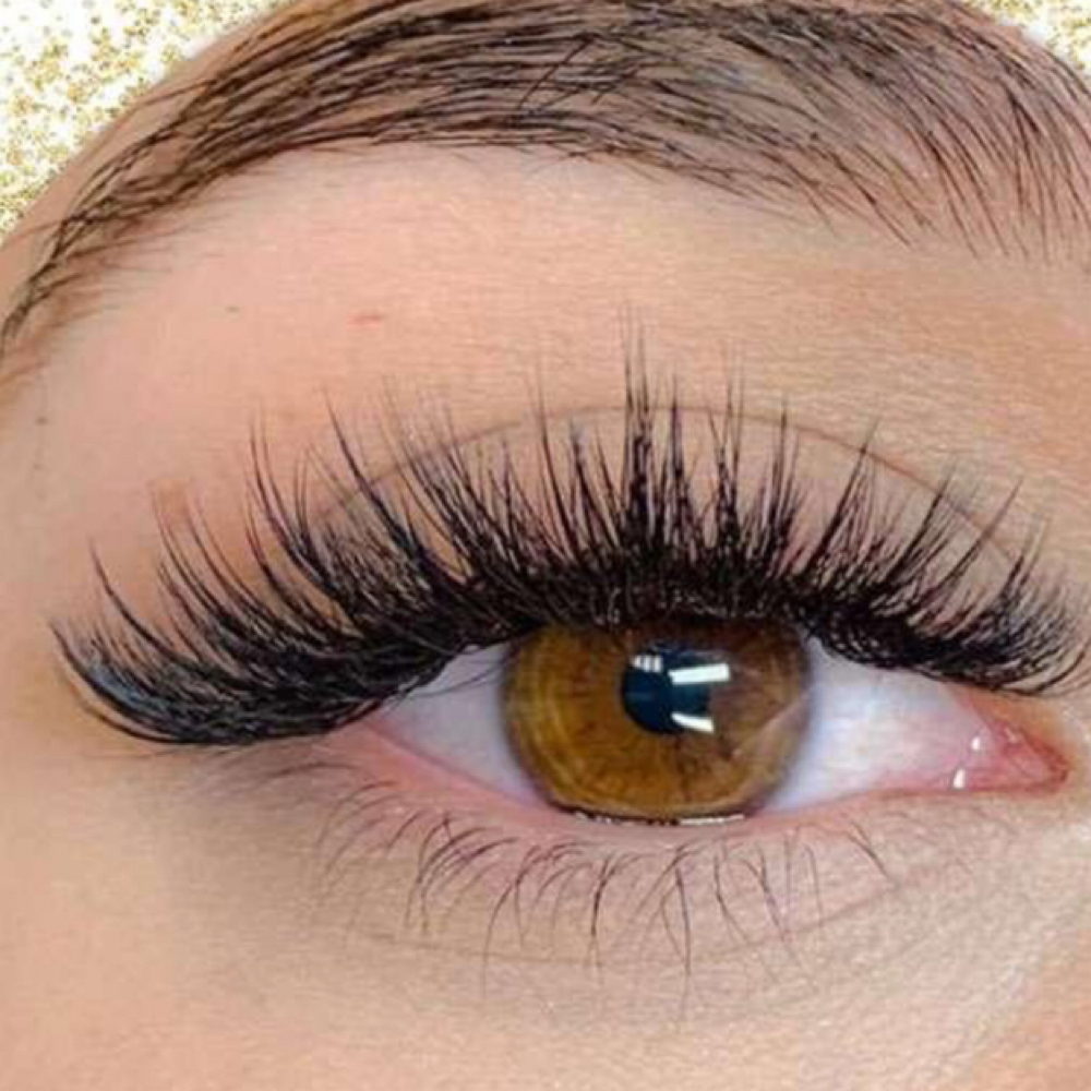 Wispy Set at Glammed by Gracie in Chapmanville, WV