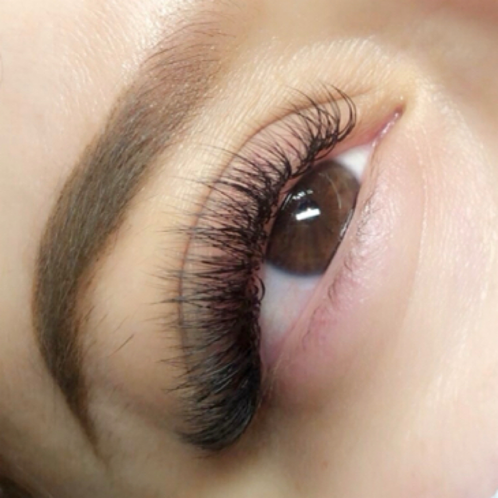 Hybrid Full Set with Lyn — $69 at TN Lash Lab in Cypress, TX