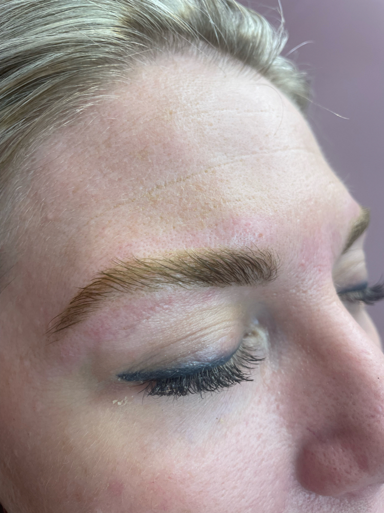 Brow Shape And Tint