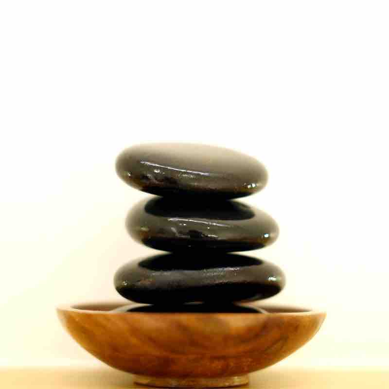 Hot Stone Massage 30 Minute