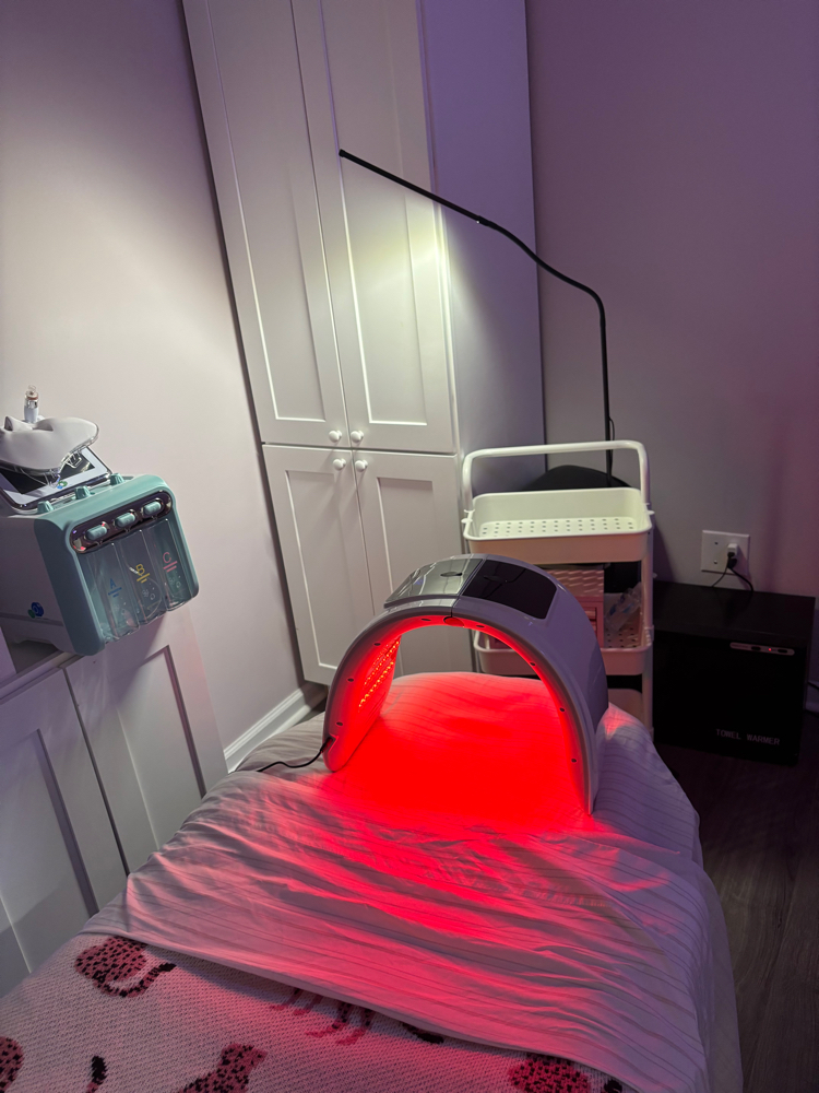 LED Light Therapy - 30 Min