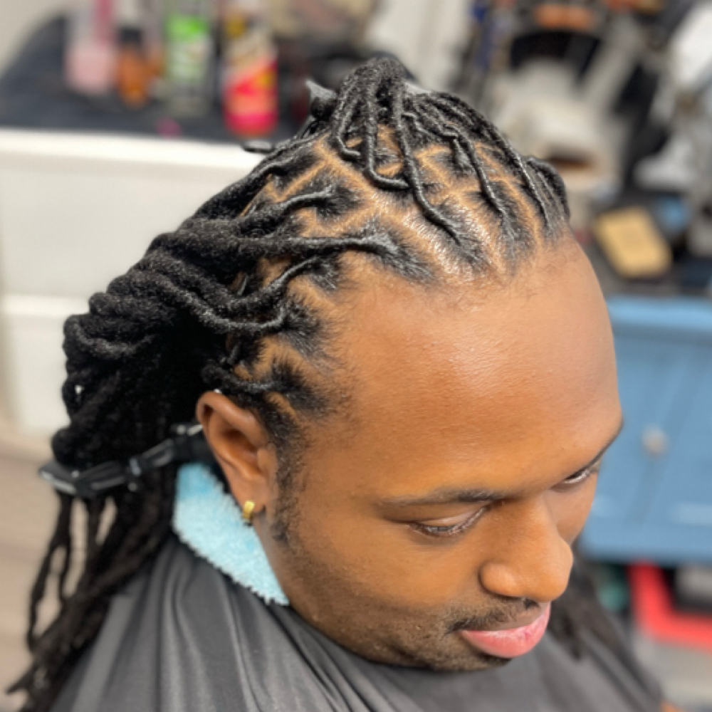 Loc Retwist at Nifty Nita in Newport News, VA