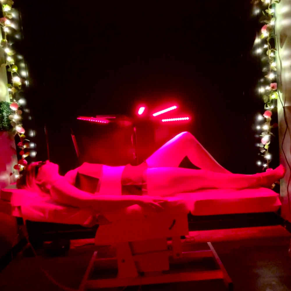 Red Light Therapy at Honey Bee Smooth in Richmond, KY