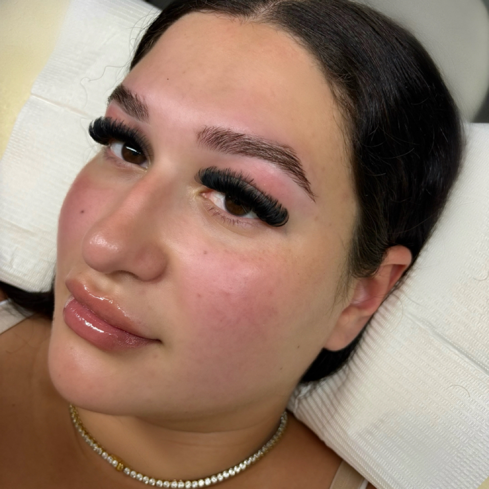 Design, wax & Lamination at di’classe lashes in Miami, FL