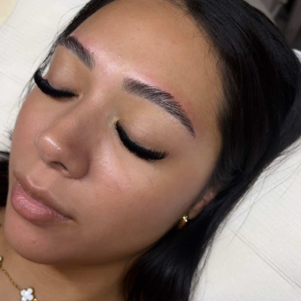 Design, wax & Lamination at di’classe lashes in Miami, FL