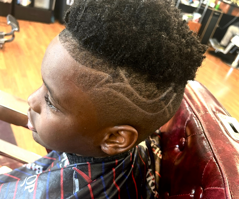⭐️Kids haircut w/ Design