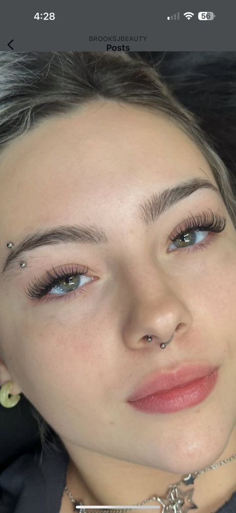 Wispy Full Set Of Lashes