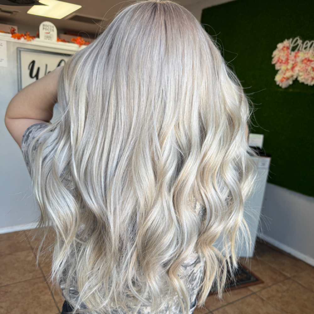 Bleach Out Service at Creative Beauty Salon in Tucson, AZ