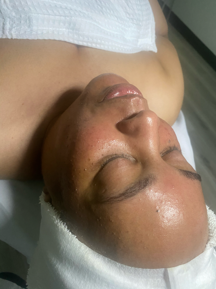 Signature Jada Facial