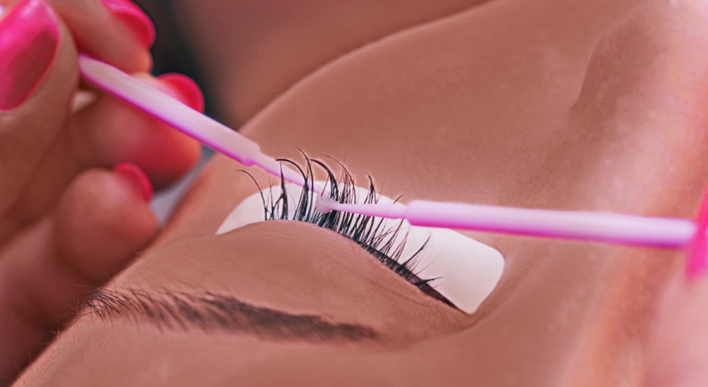 Lash Removal + New Set
