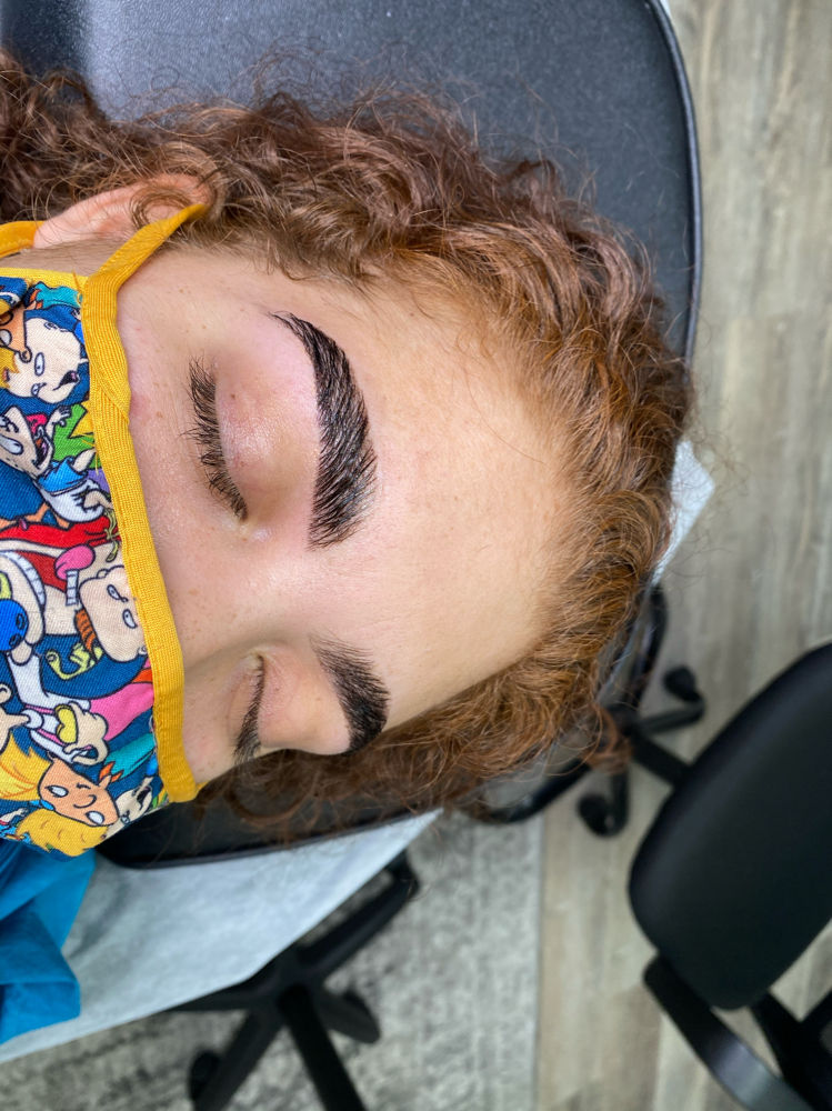 BROW LAMINATION WITH TINT