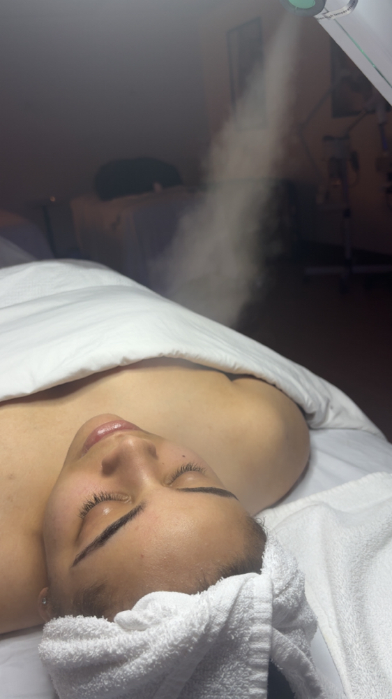 Basic Facial at Runway Esthetics in Racine, WI
