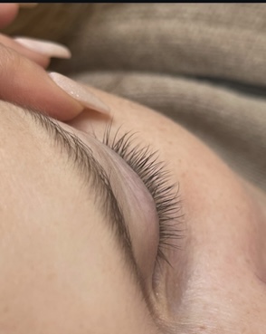 Lash Extension Removal