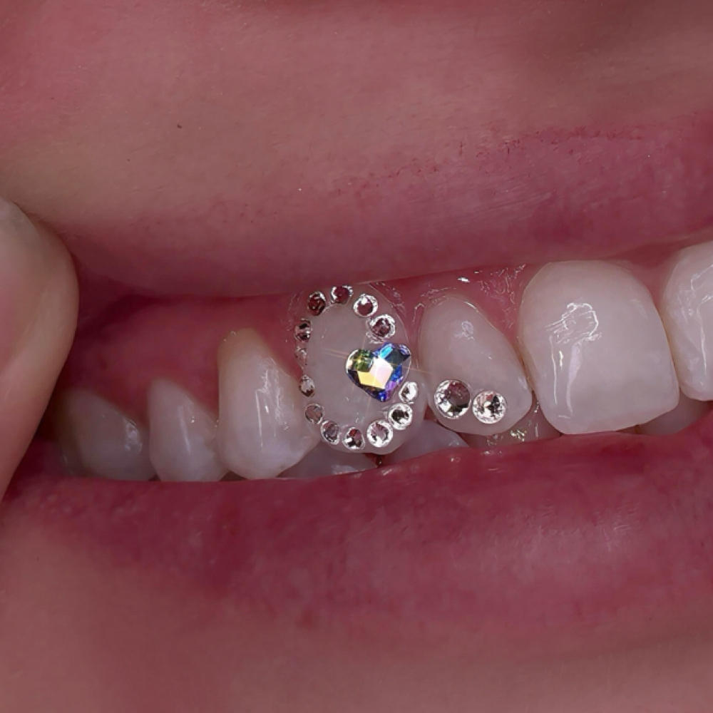 Halo Outline at Solecita Gems in Los Angeles, CA
