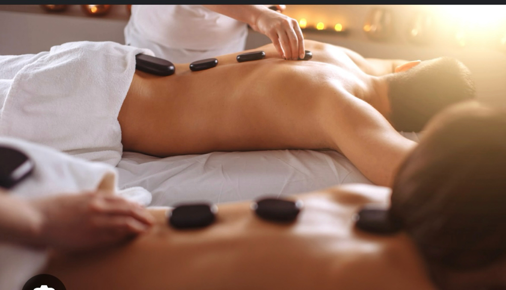 90 Minute Couples Massage