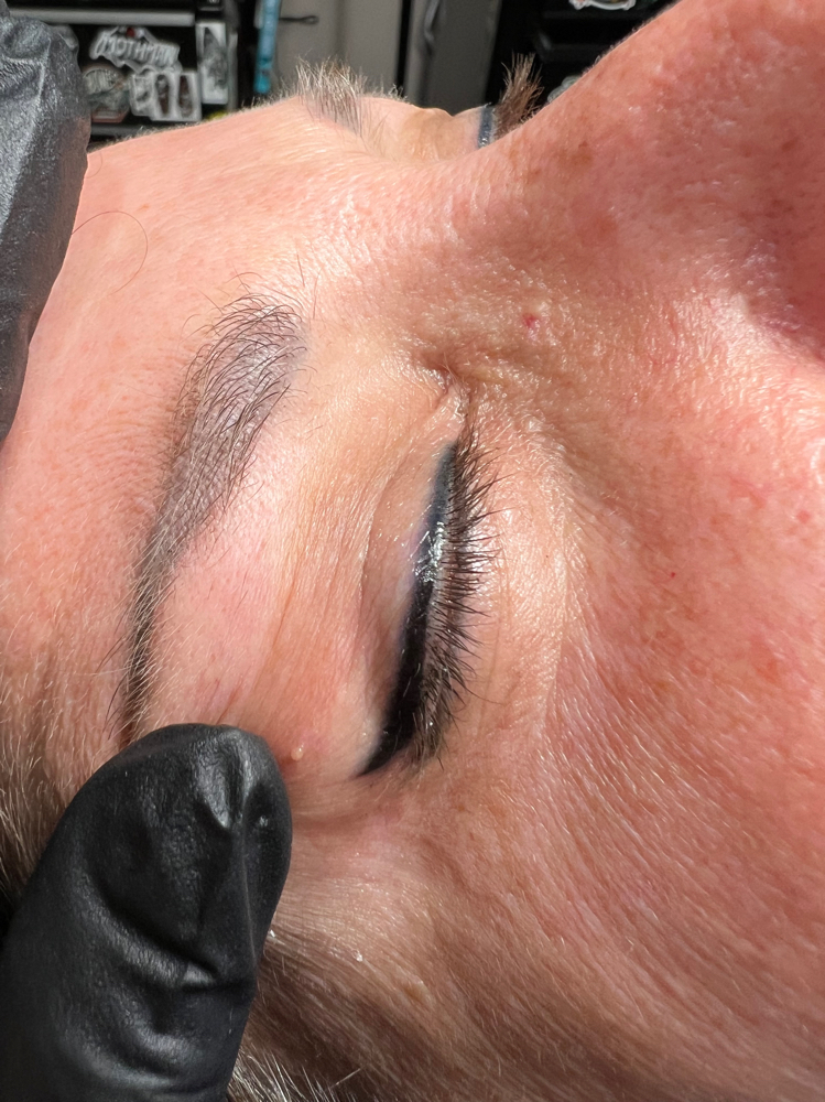 Permanent Makeup-Eyeliner