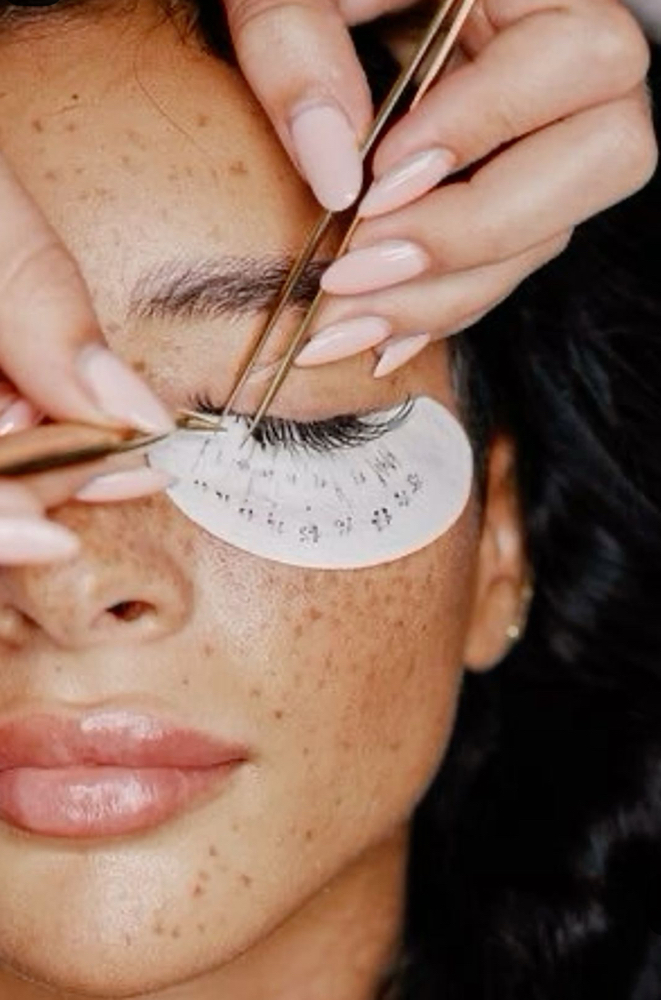 Hybrid Lash Full Set at The Hideaway in Standish, MI