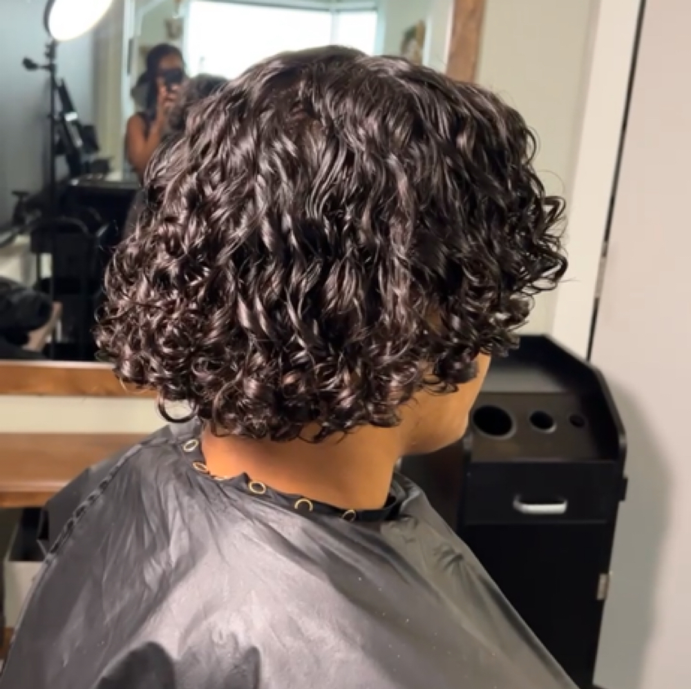 Student Coils at Beauty Bee’s in Reading, PA