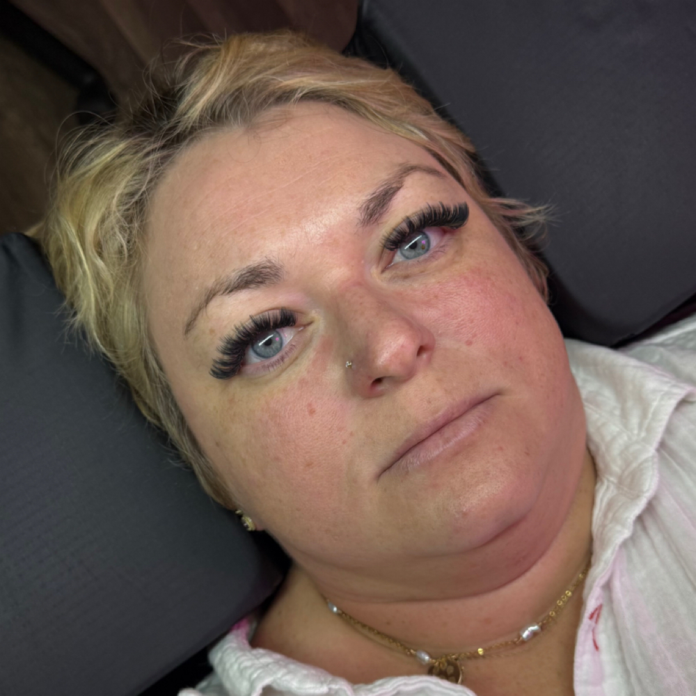 Mini Lash Fill-In at Loto Beauty Bar in Toledo, OH