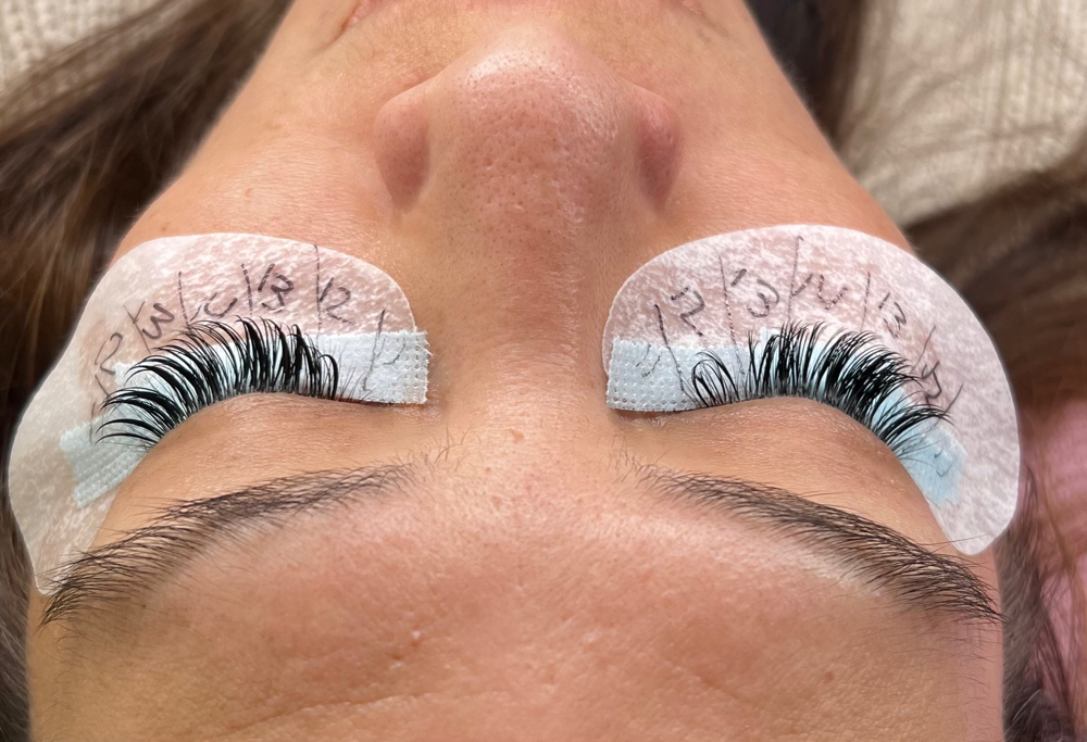 Hybrid set fill at KG Haus of Beauty in Leander, TX