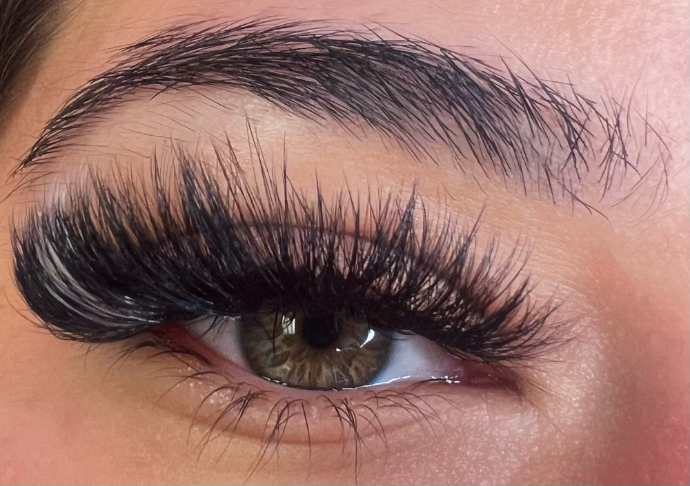 Color Lashes (Add On)
