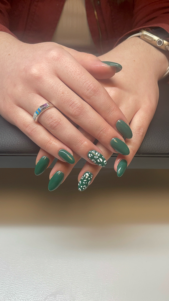 Basic B*tch Nail Art