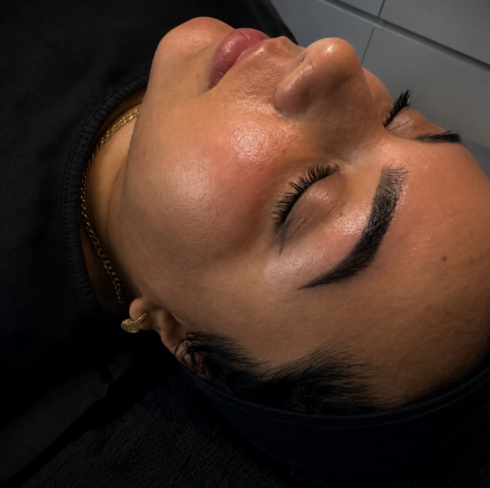 Sensitive Skin Facial (Calming) at BE TRU BEAUTY SPA in Fairfield, CT
