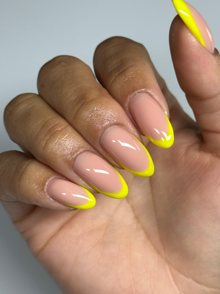 STRUCTURED MANICURE