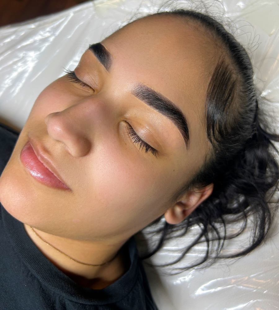 Sculpted Henna Brow (include wax)