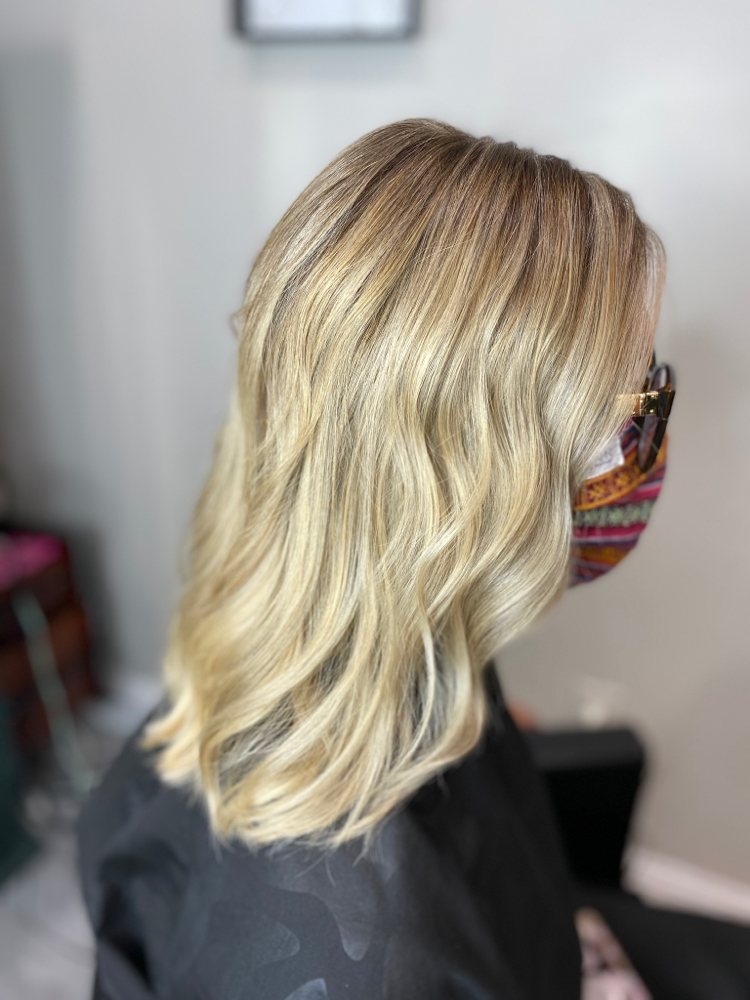 Women's Blow-Dry