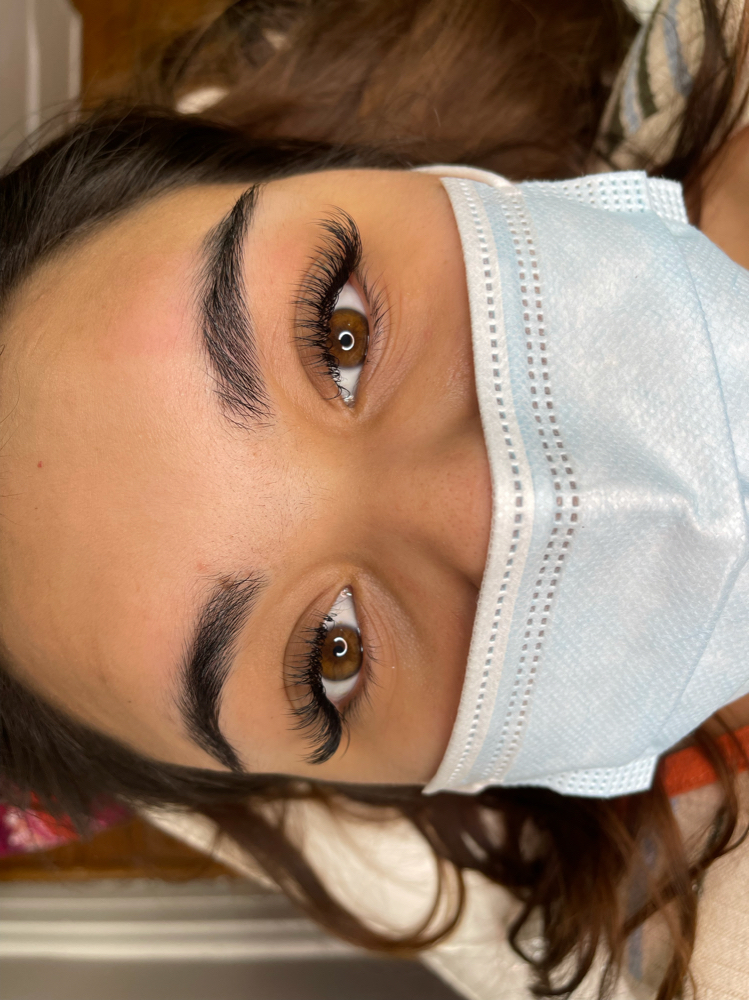 CLASSIC EYELASHES
