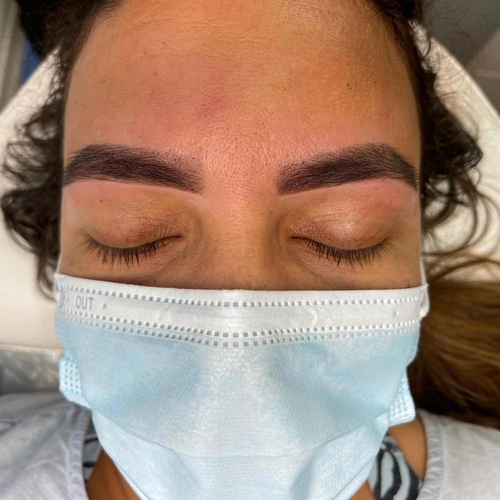 BROW DESING AND TINT