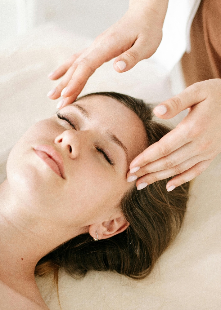 Aromatherapy Face & Scalp Massage