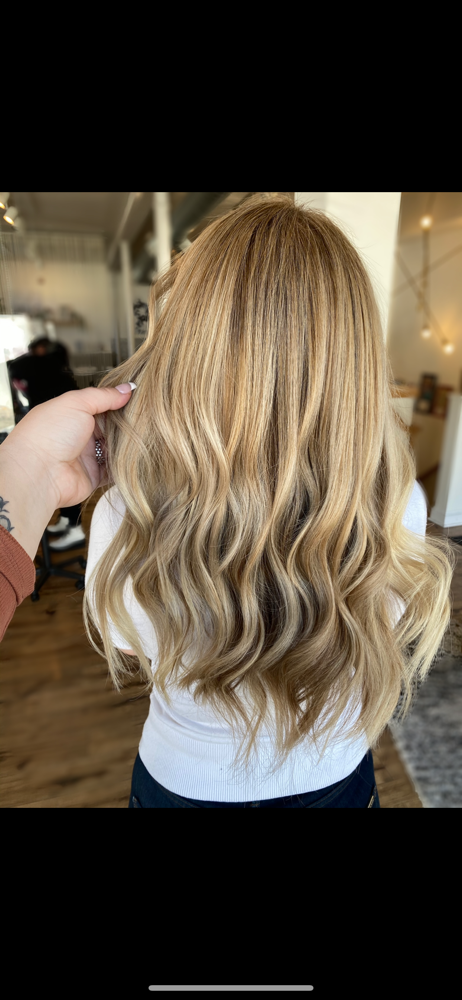 TAPE IN HAIR EXTENSIONS (INSTALL)