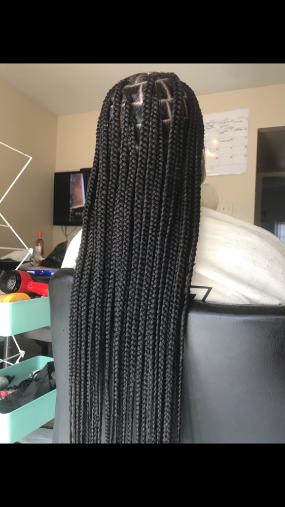 Medium Knotless